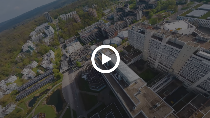 Link zu externem Youtube Video mit Drohnenflug über den Campus der Uni.